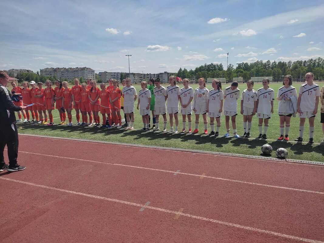 Участие в областной спартакиаде школьников по футболу среди девушек Участие в областной спартакиаде школьников по футболу среди девушек
