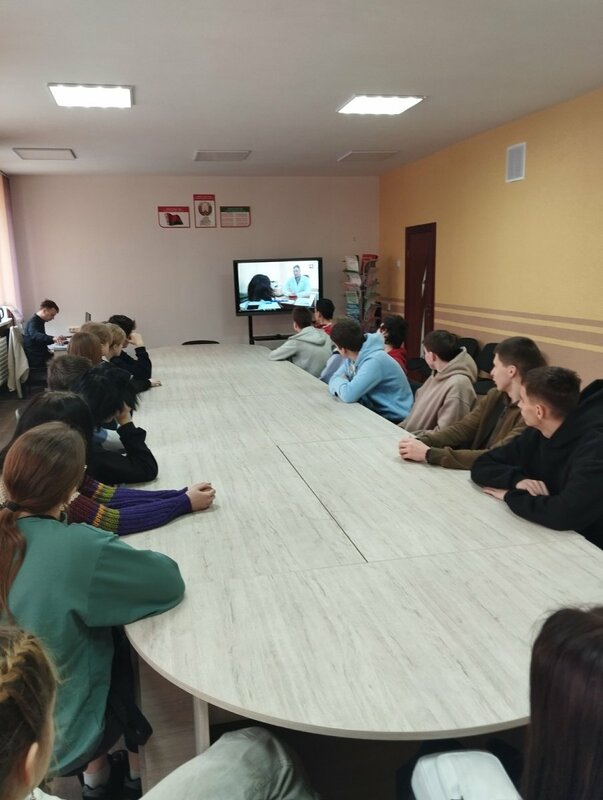 Беседа в Пинском государственном колледже строителей о здоровом питании и профилактике зависимостей в рамках акции “В защиту жизни” Беседа в Пинском государственном колледже строителей о здоровом питании и профилактике зависимостей в рамках акции “В защиту жизни”