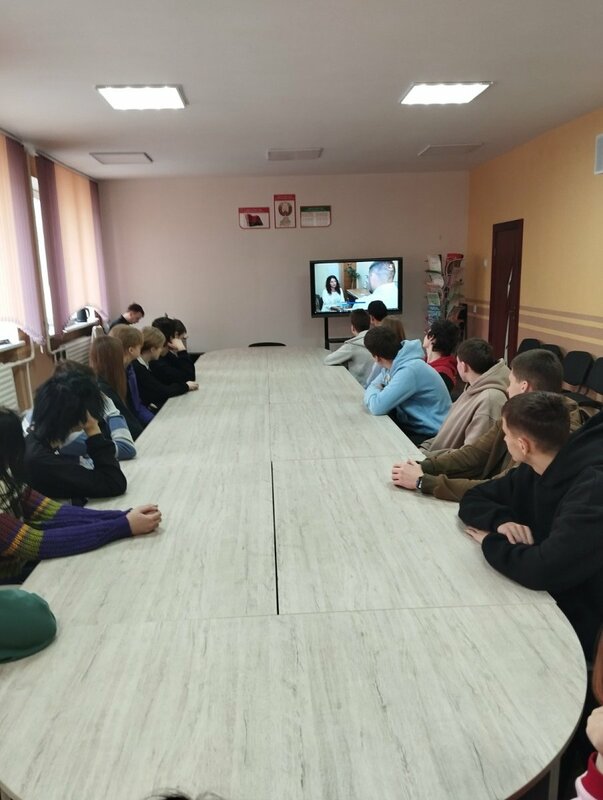 Беседа в Пинском государственном колледже строителей о здоровом питании и профилактике зависимостей в рамках акции “В защиту жизни” Беседа в Пинском государственном колледже строителей о здоровом питании и профилактике зависимостей в рамках акции “В защиту жизни”