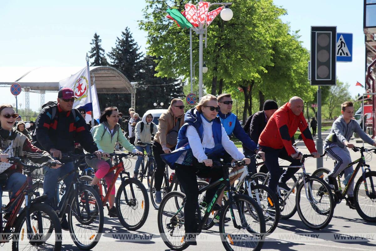 Велопробег в Пинске: «За мир и созидательный труд!» Велопробег в Пинске: «За мир и созидательный труд!»
